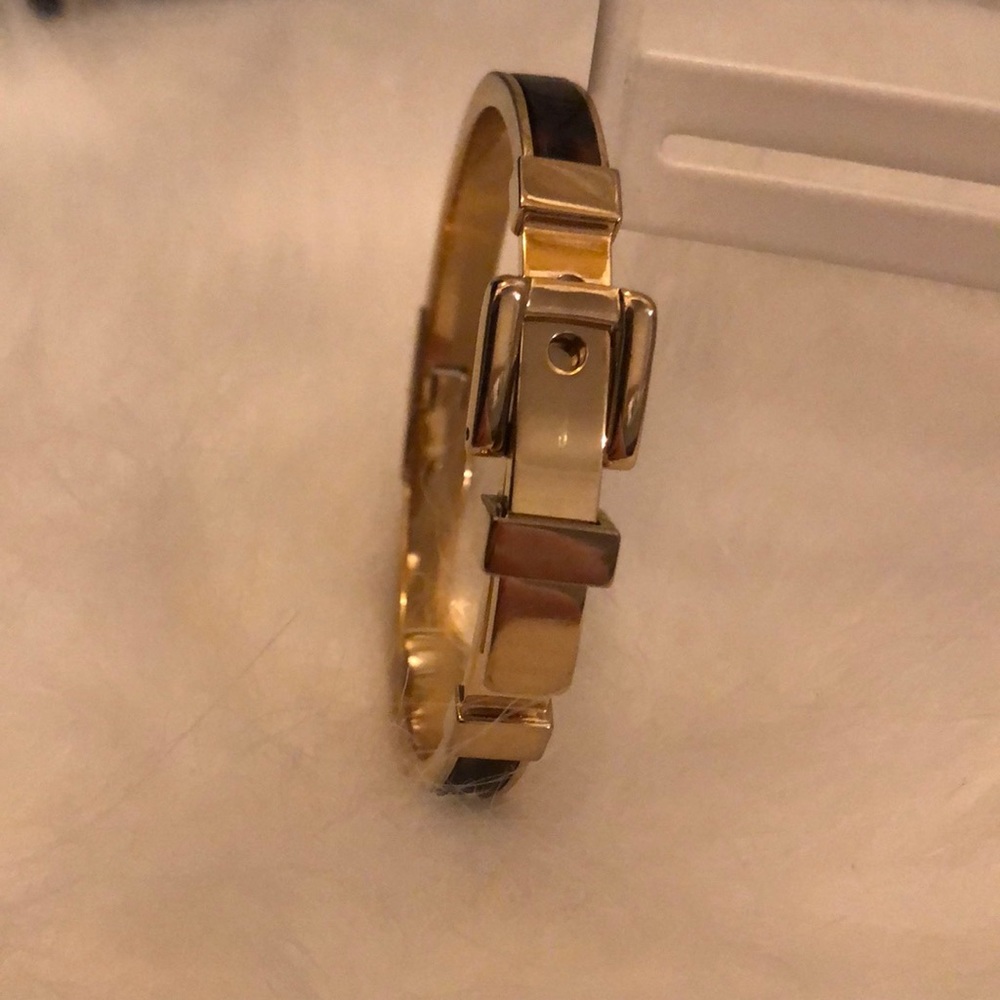 Michael Kors Buckle Bracelet in Tortoiseshell